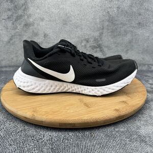 Nike Shoes Womens Size 8.5 Black White Revolution 5 Running Sneaker BQ3207-002